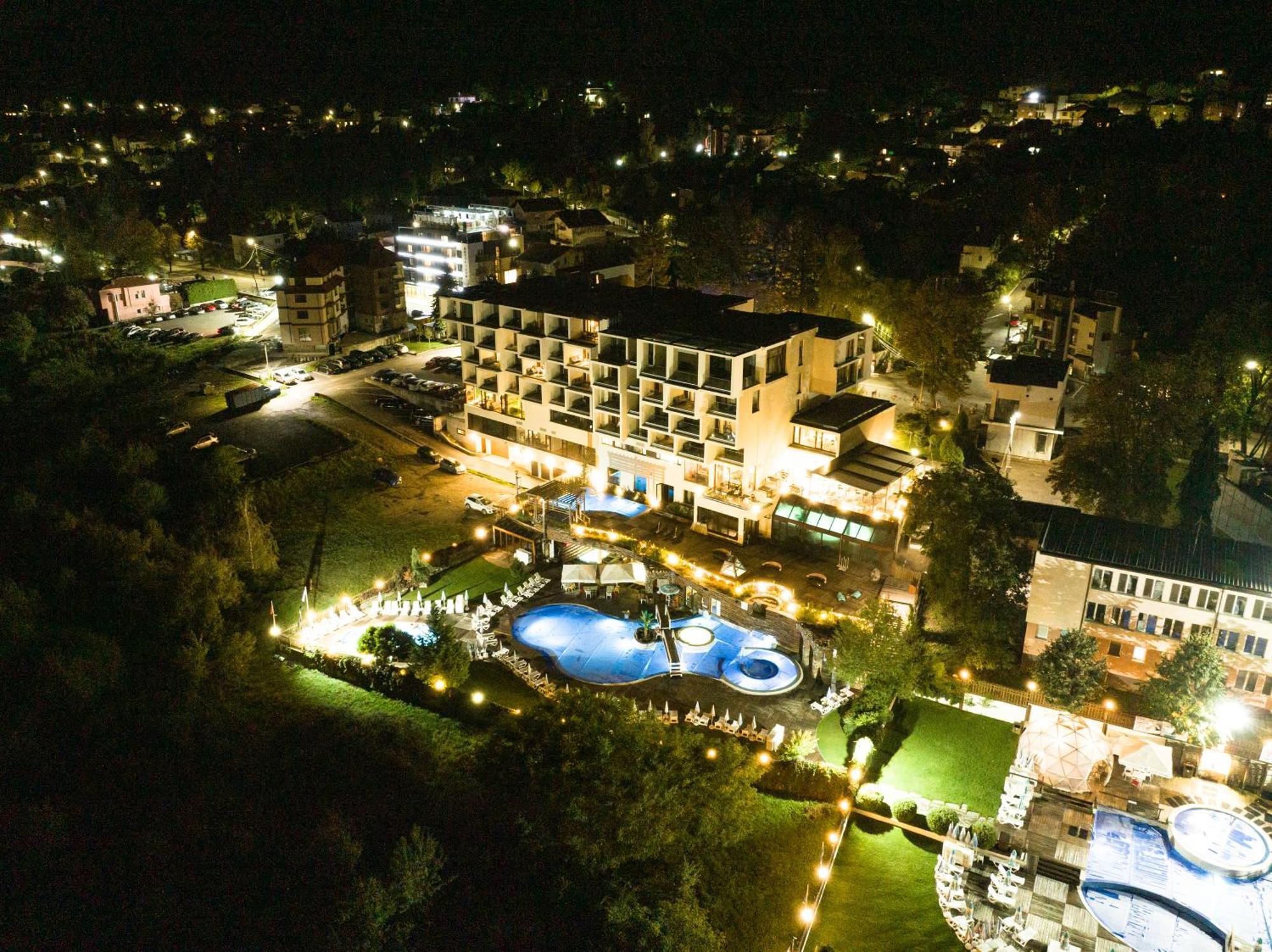 The Five Elements And Hotel